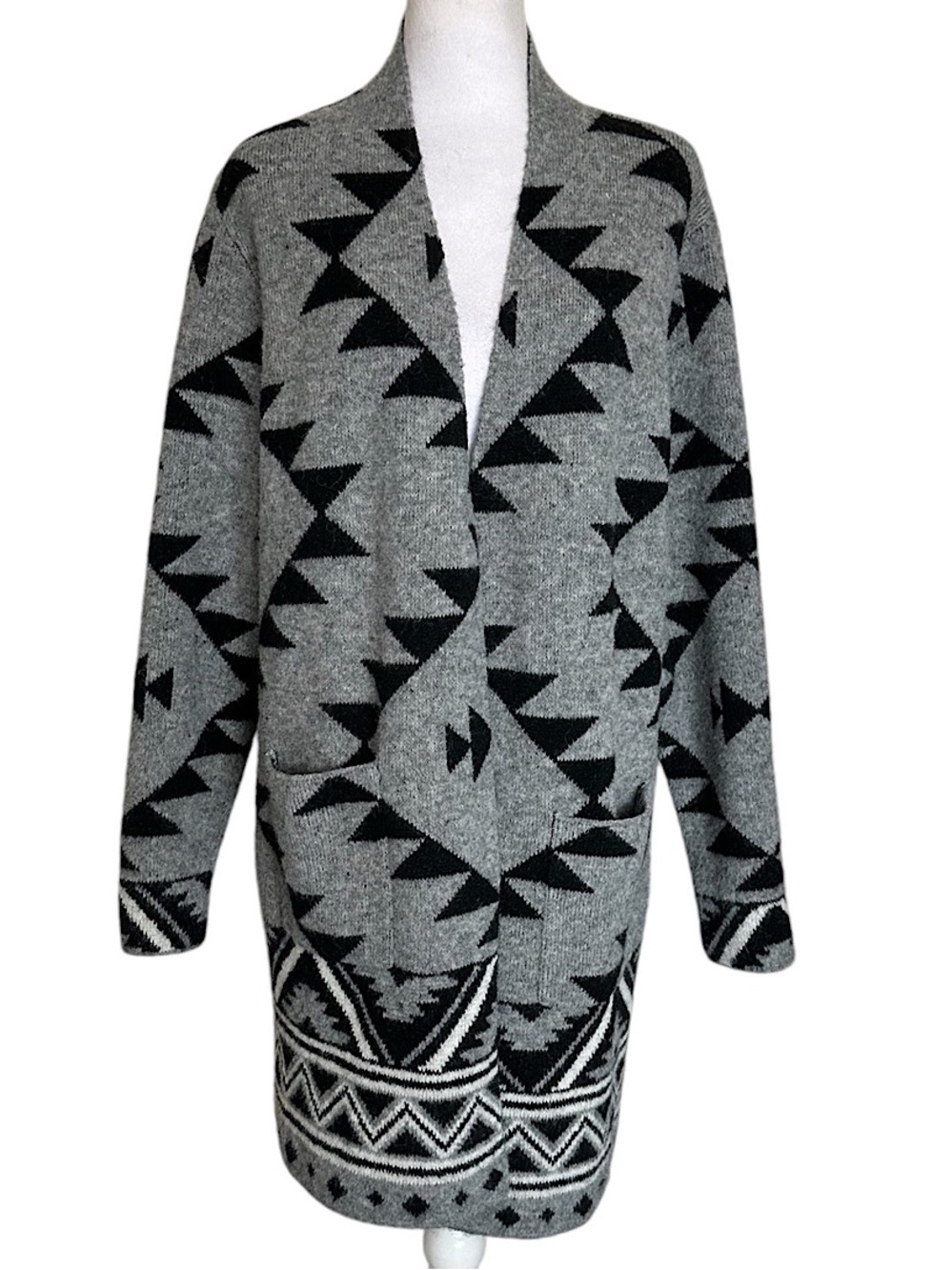 Frye Cardigan Sweater Women’s Size Large Gray Geometric Jaquard Open Front Aztec